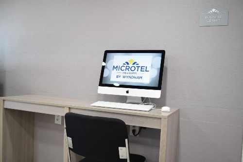 Microtel Inn & Suites by Wyndham Raleigh image 1