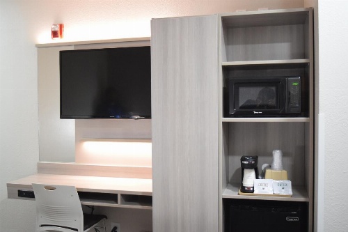 Microtel Inn & Suites by Wyndham Raleigh image 2