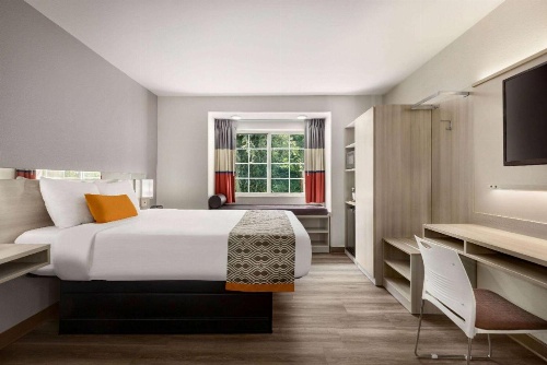 Microtel Inn & Suites by Wyndham Raleigh image 42